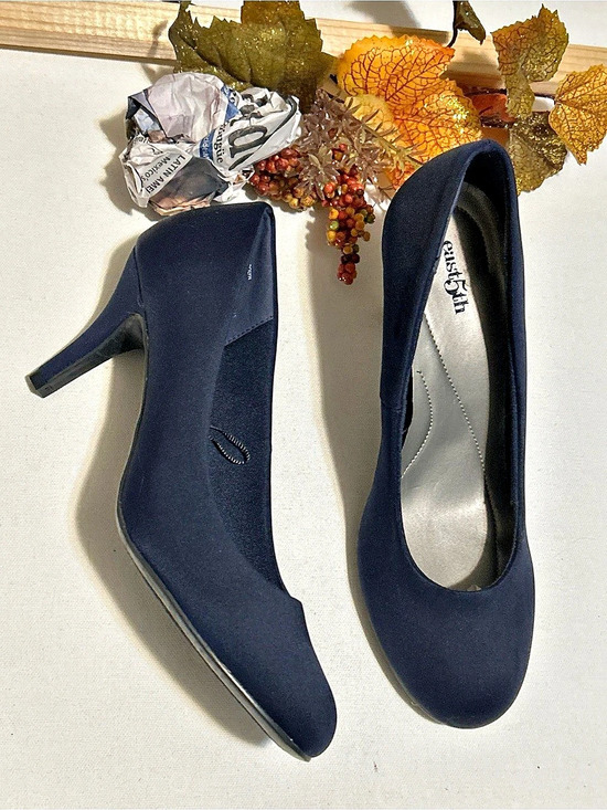 East 5th Shoes - East 5th Women's Blue Heels Like New